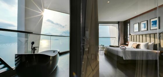 Pacific Double Room With Ocean View And Private Balcony Bathtub